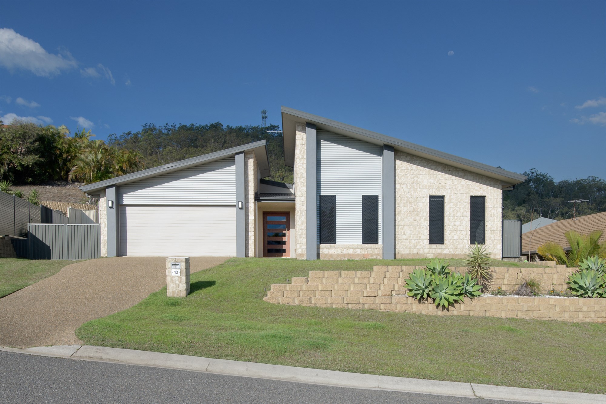 Modern Family Home Complete With Shed