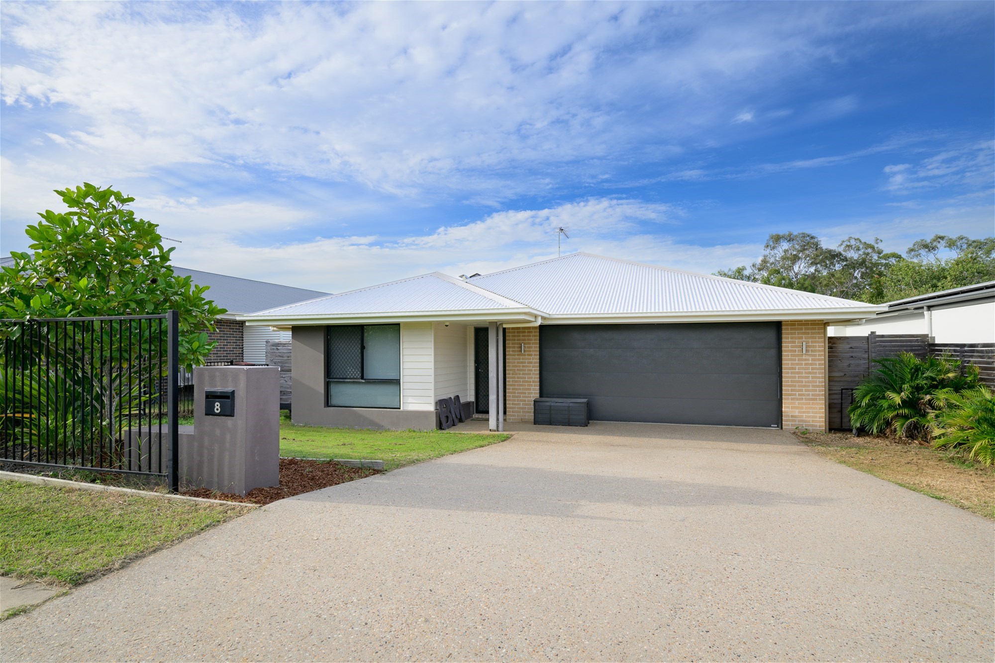 Modern Family Home in Quiet Estate – Spacious, Stylish & Comfortable