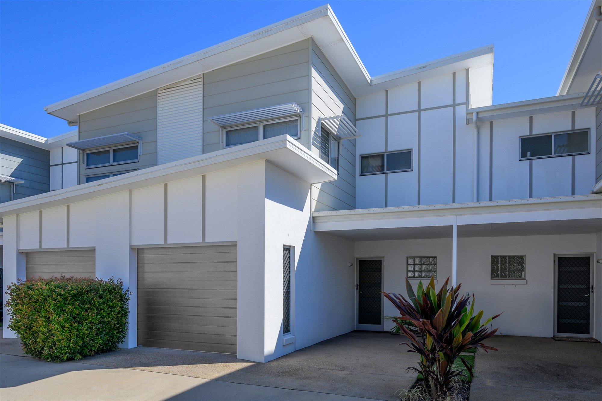 Stylish 3-Bedroom Townhouse in Secure Glen Eden Complex – Air Conditioned & Resort-Style Living!