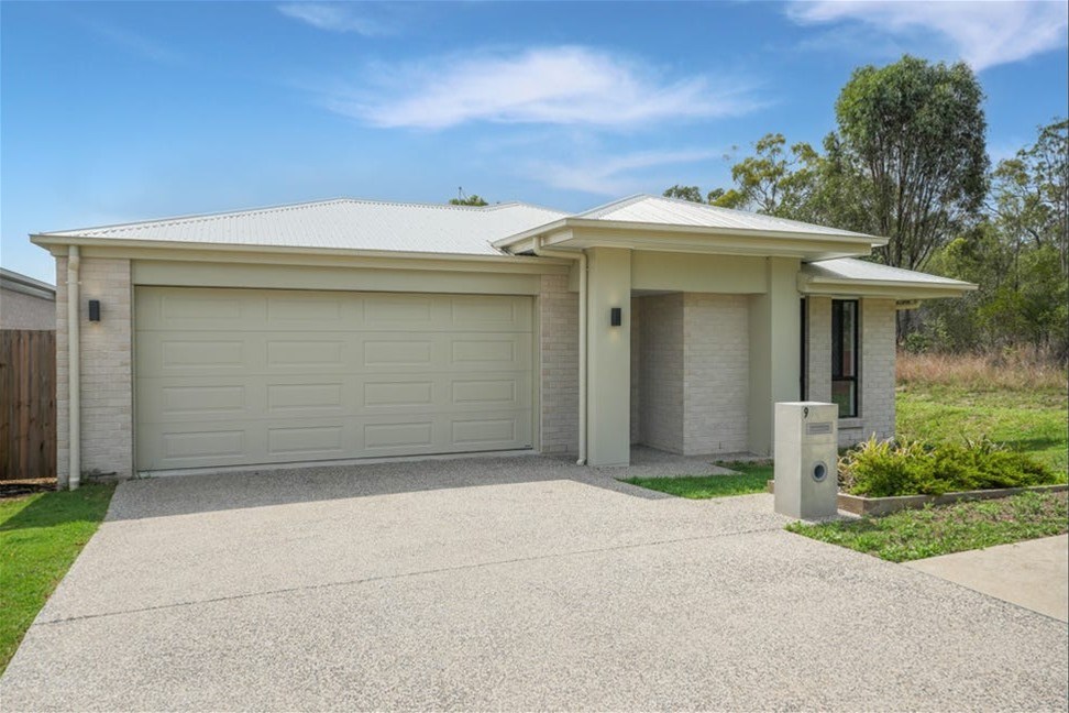 Modern 4 Bedroom Low-Set Home in Quiet Cul-de-Sac