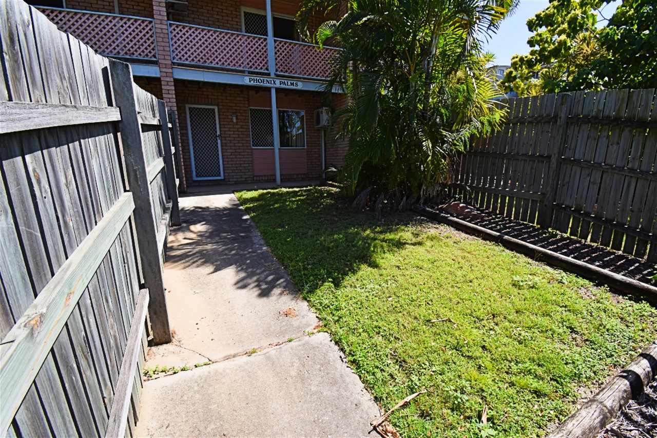 Air Conditioned 2 Bedroom Townhouse in Gladstone Central