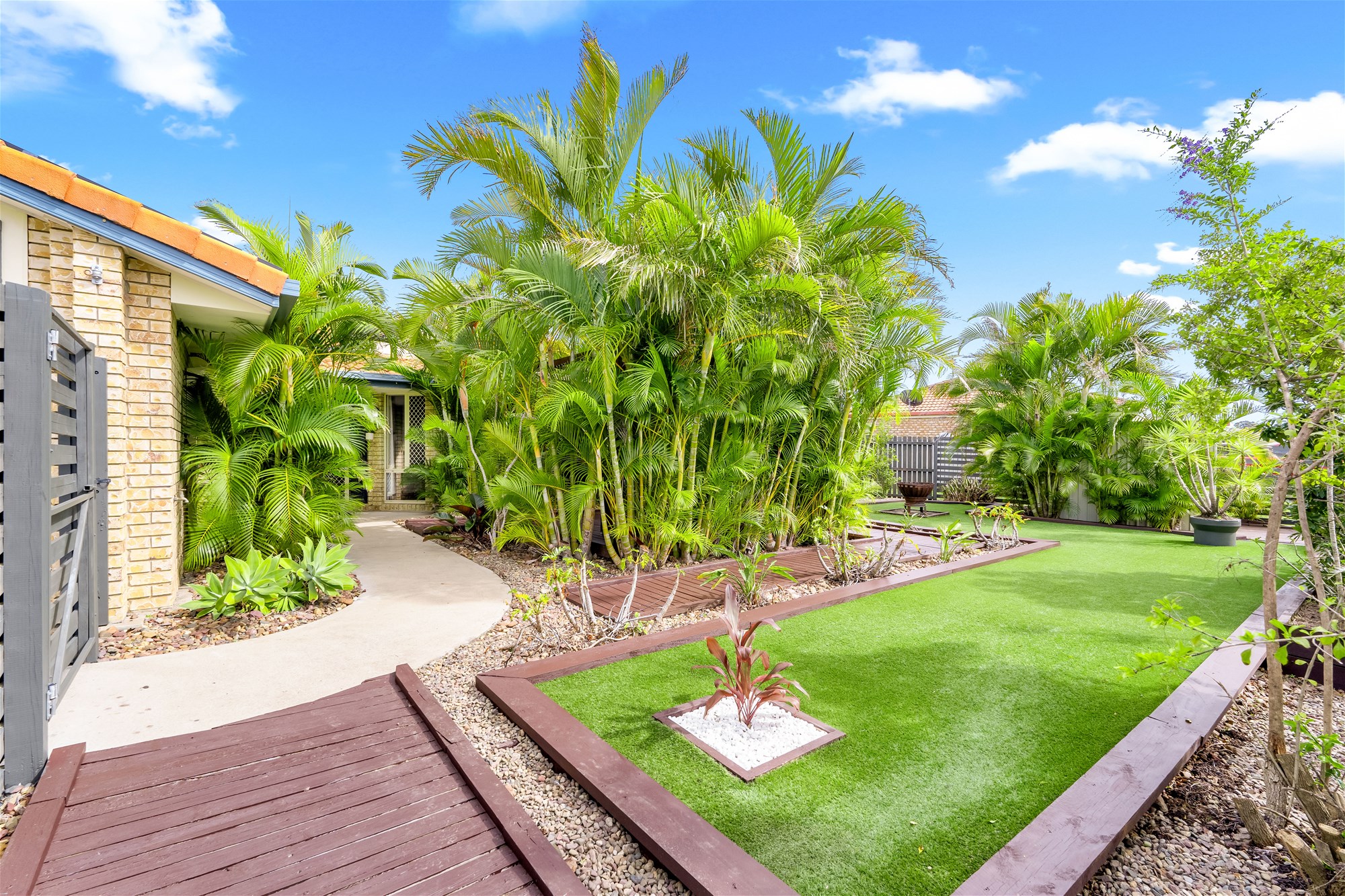 A Modern Family Home Amongst Tropical Oasis