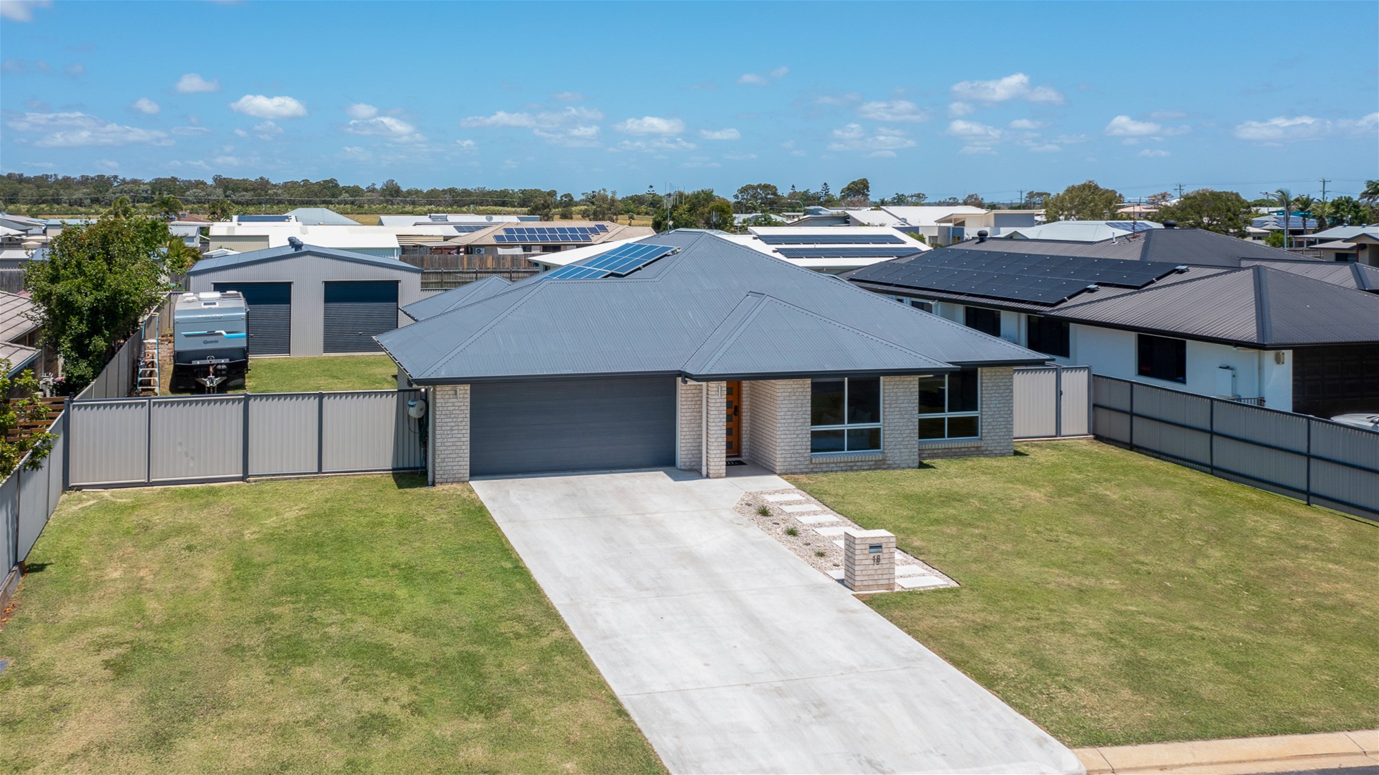 EXQUISITE COASTAL HOME WITH HUGE SHED & PLUNGE SPA