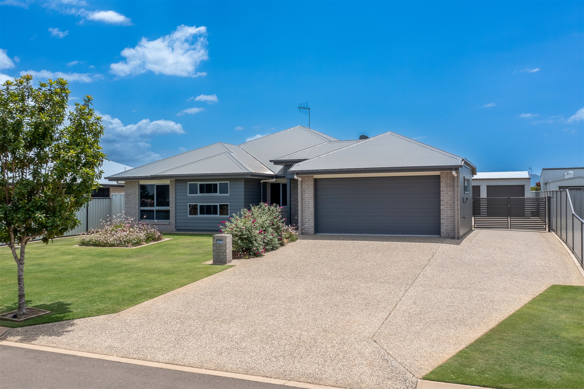 EXECUTIVE MASTERBUILT HOME WITH SHED IN CENTRAL LOCATION