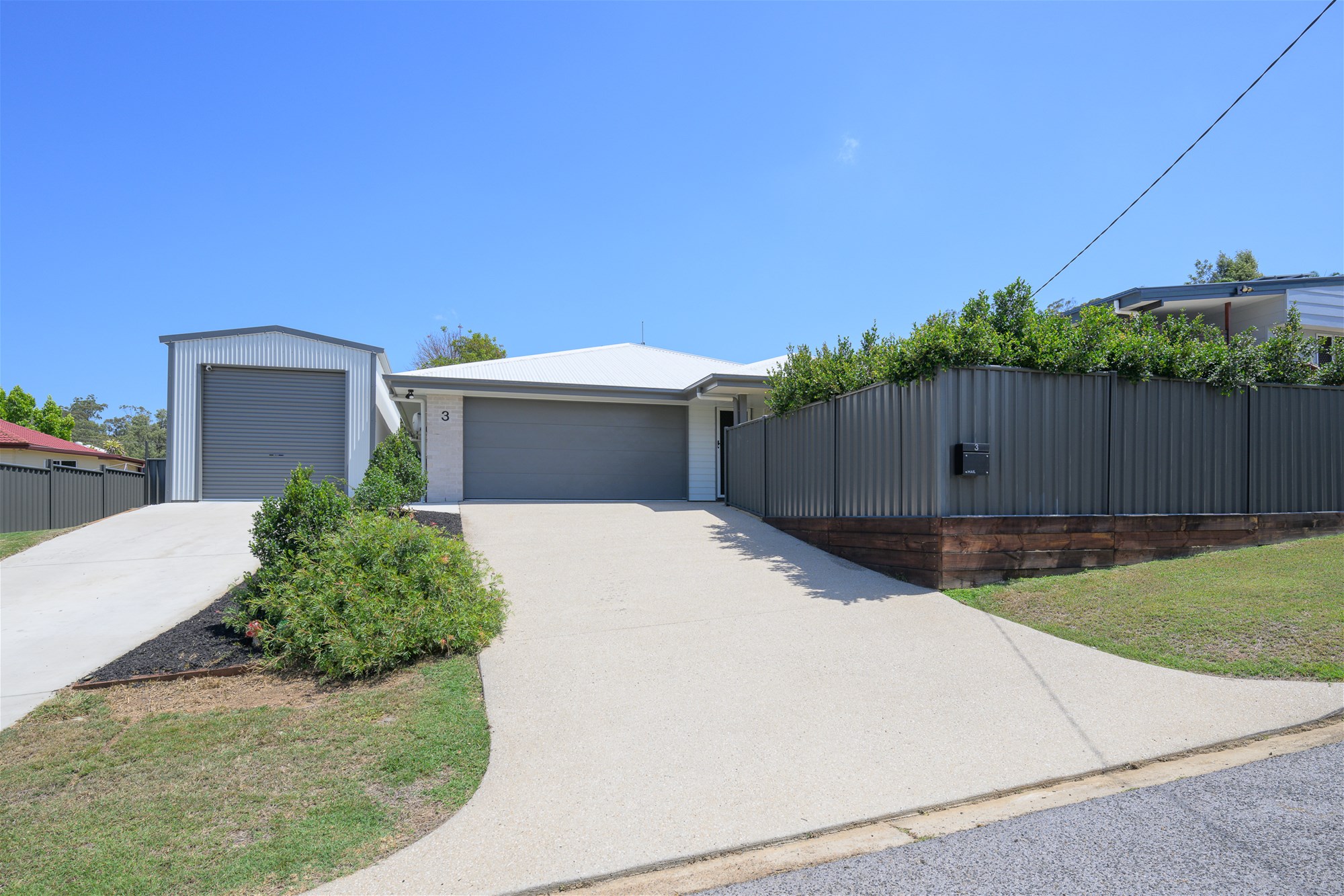 Lovely Modern Family Home With Shed!