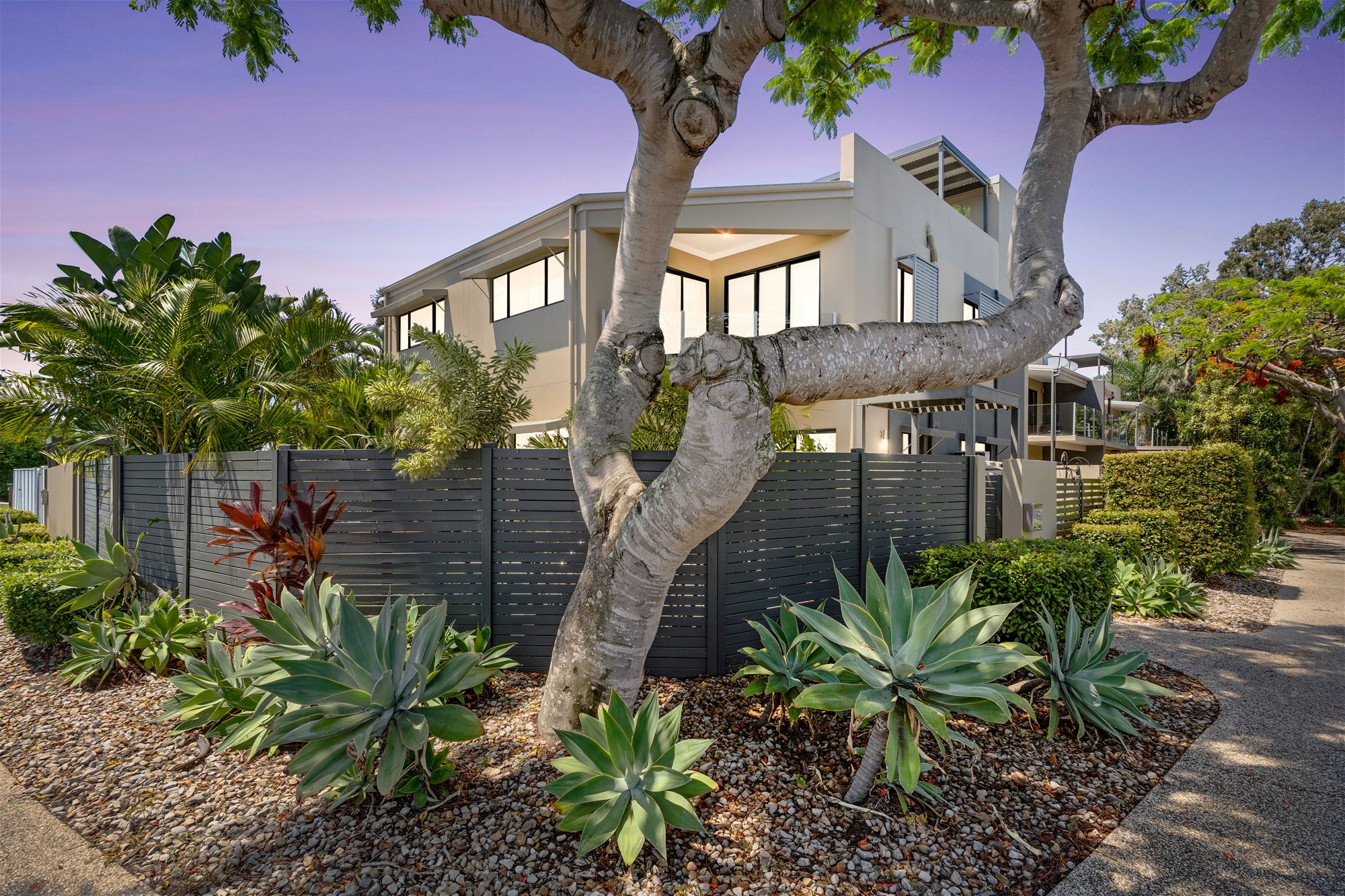 Unique Townhouse …Position, Privacy and Pool !