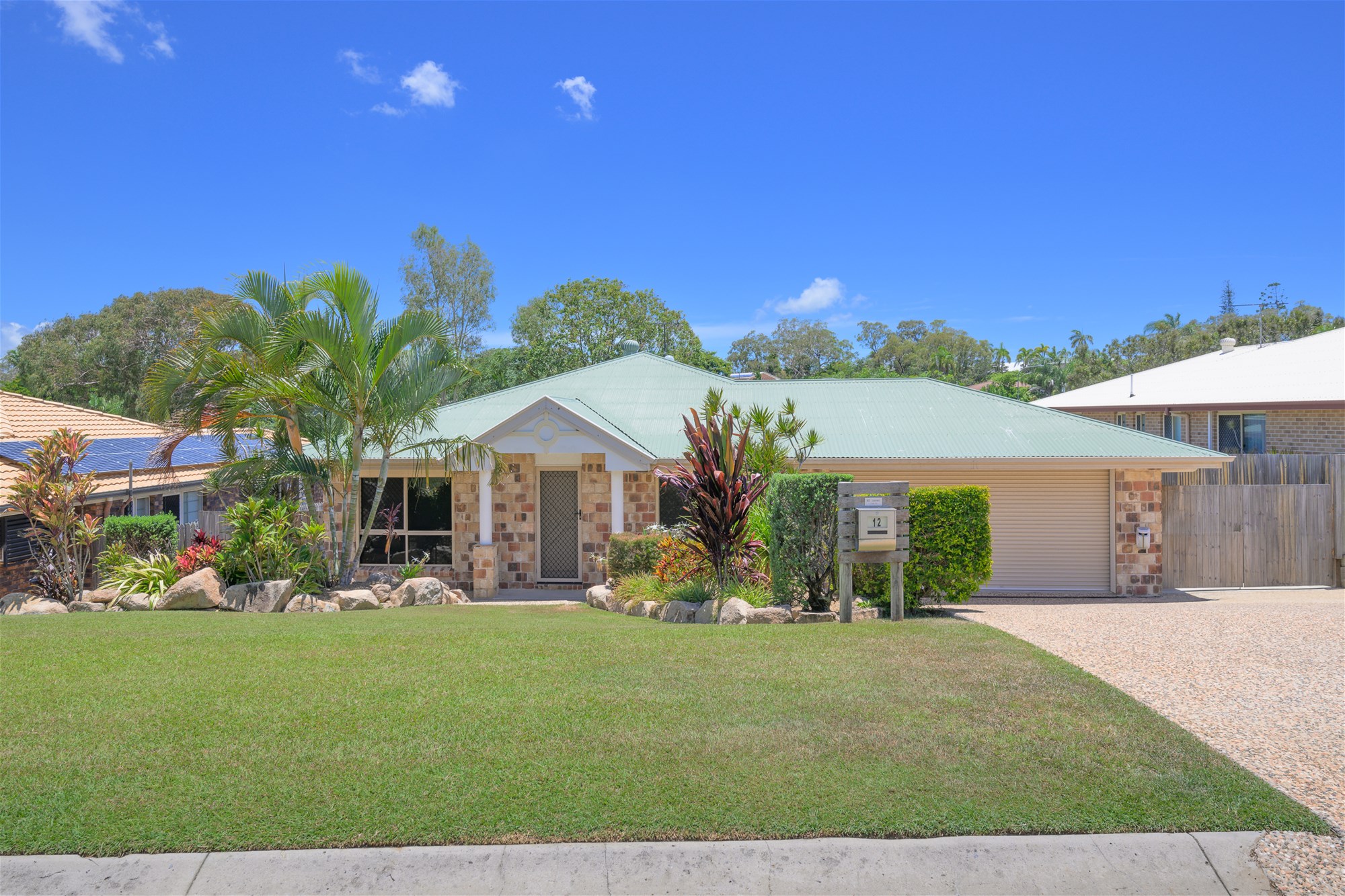 Lovely Brick Family Home With Excellent Side Access!