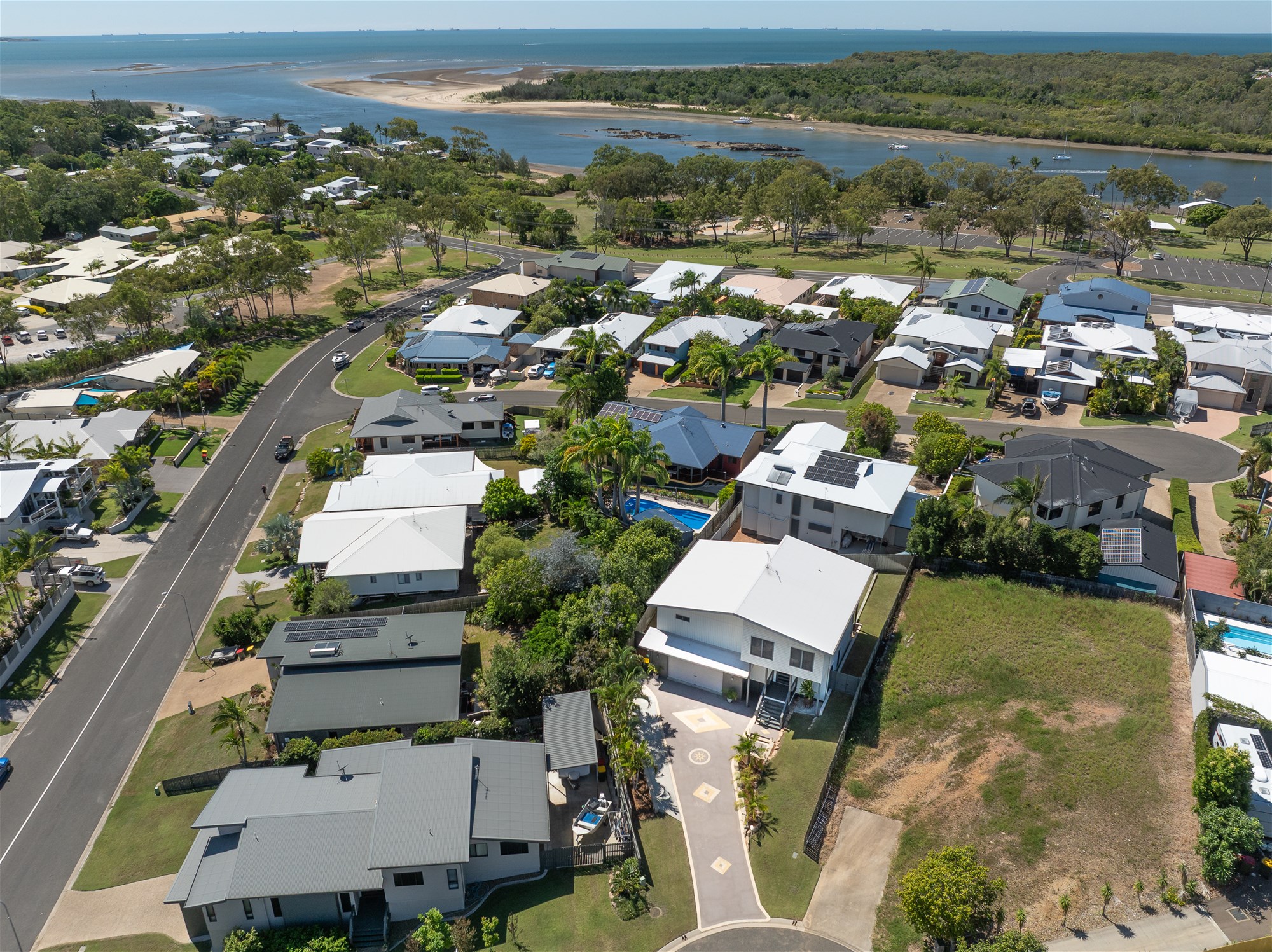 Exceptional Family Home With Ocean Views!