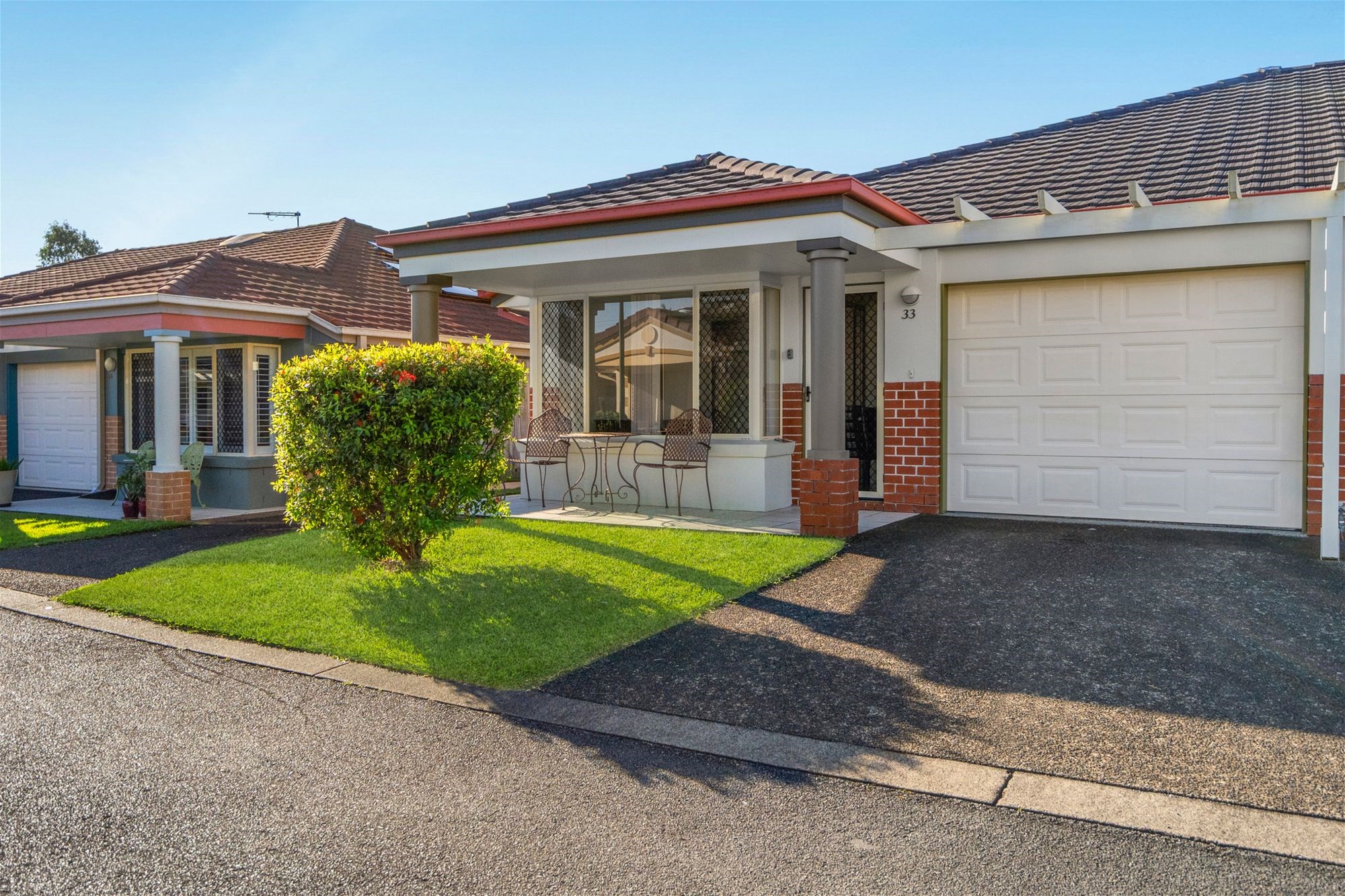 Lovely 3bed, 2bath Freehold Villa