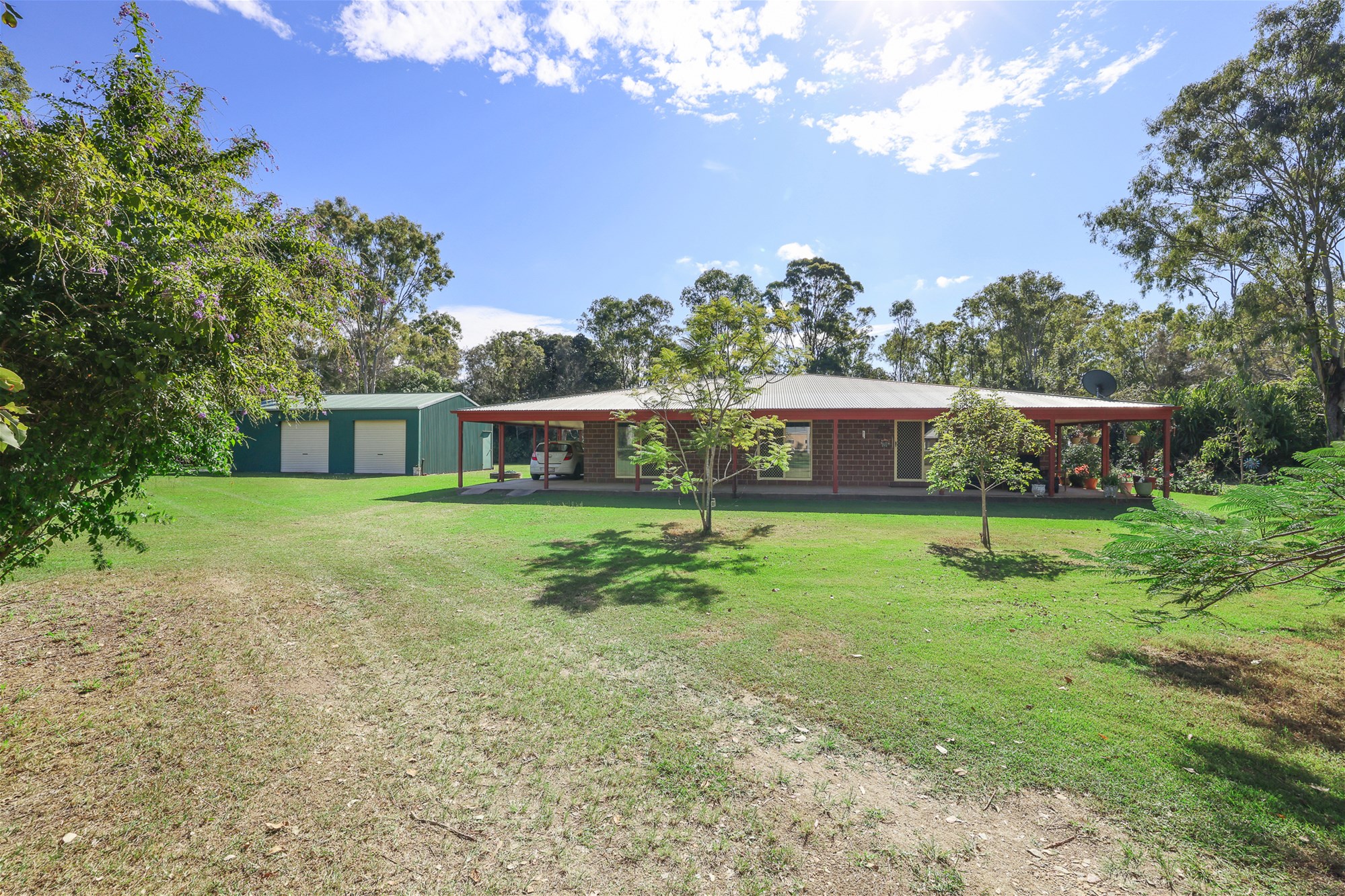 CHARMING LIFESTYLE PROPERTY WITH SHED ON 2.2 ACRES