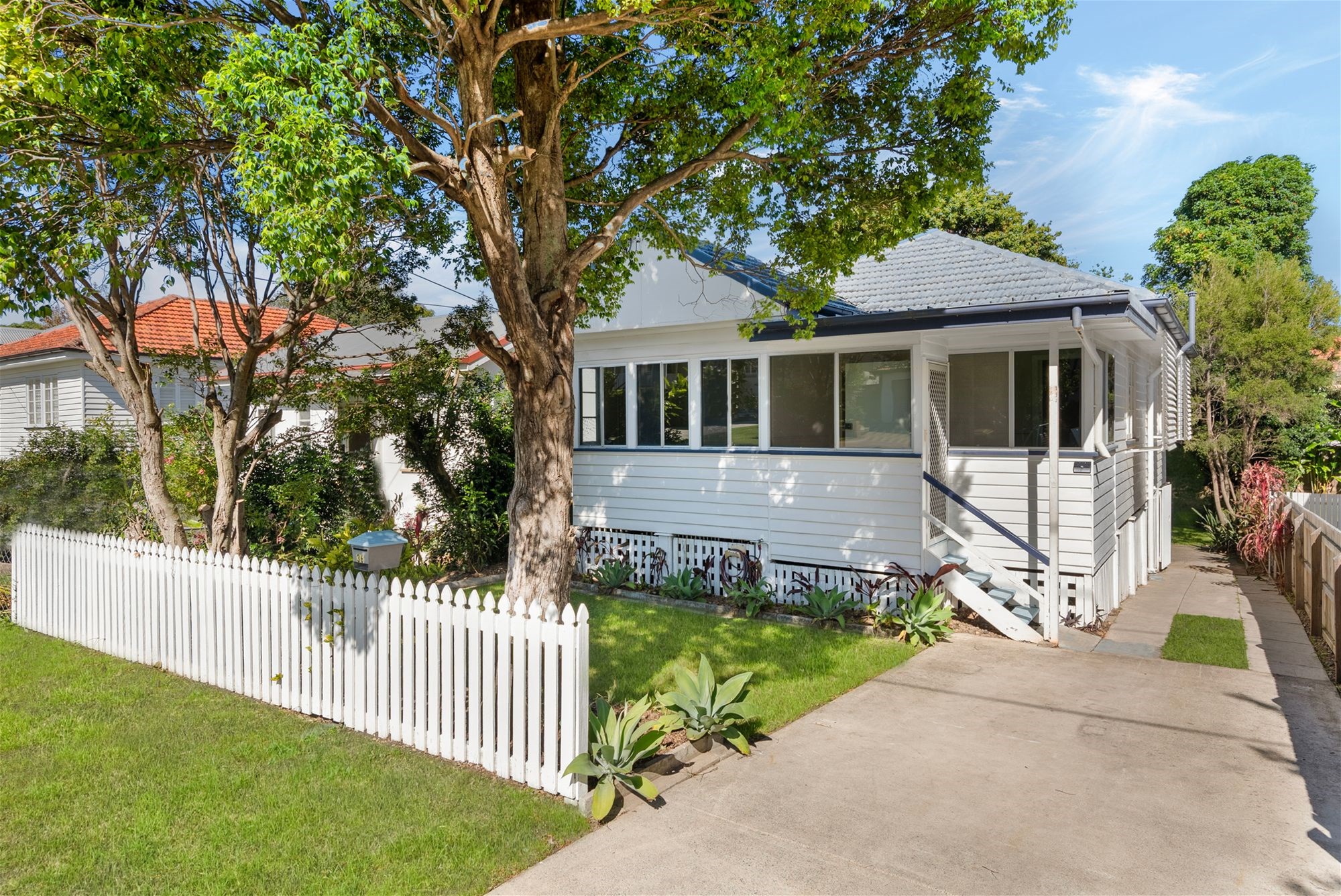 Premium Position with Endless Possibilities – Timeless Charm Meets Urban Convenience