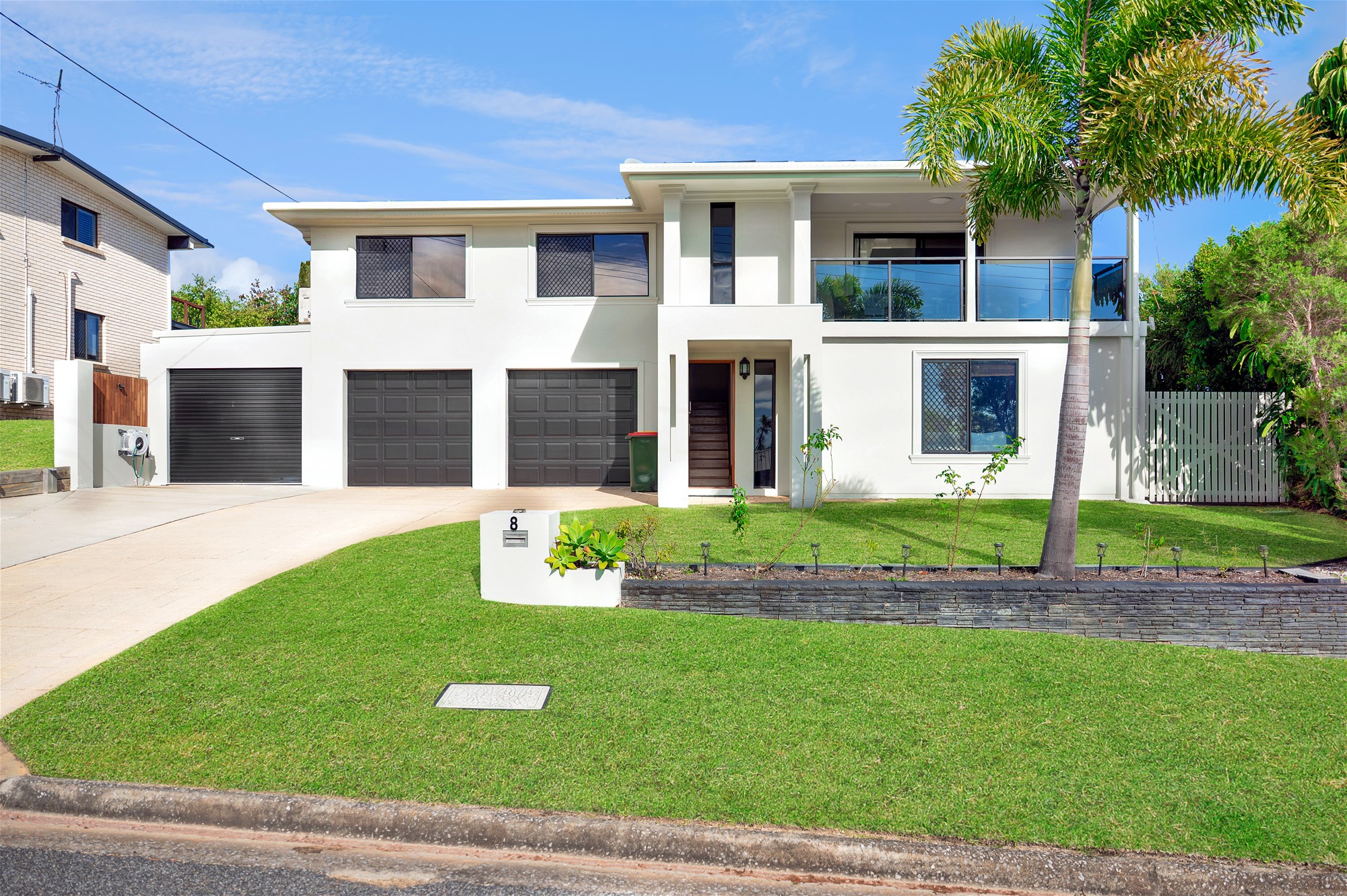 Beautifully Renovated Home with Dual Living – Move Straight In!