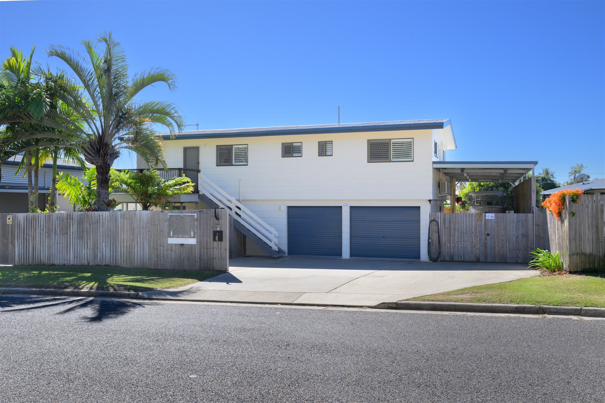 Gorgeous Family Home With Huge Boat/Caravan Shelter & 6.6KW Solar!