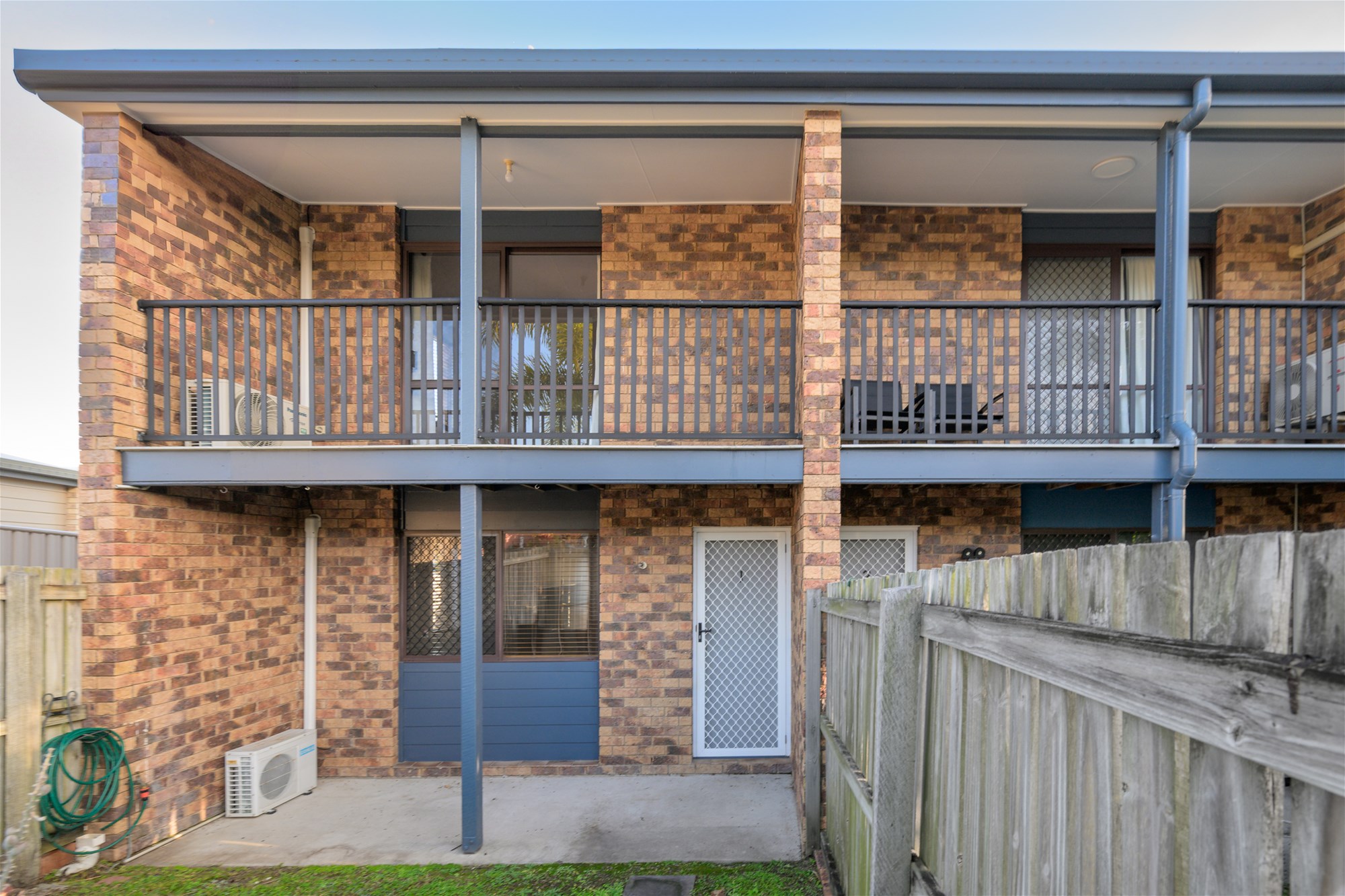 Great Two Storey Unit In Tannum Sands!
