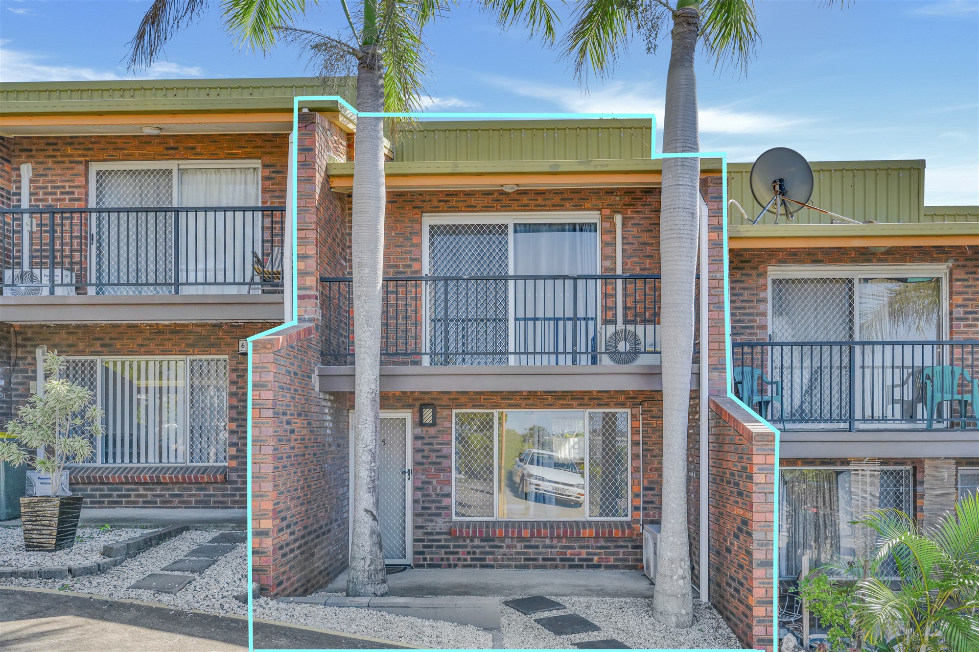 Low-Maintenance Unit in Great Location – Move in Ready!
