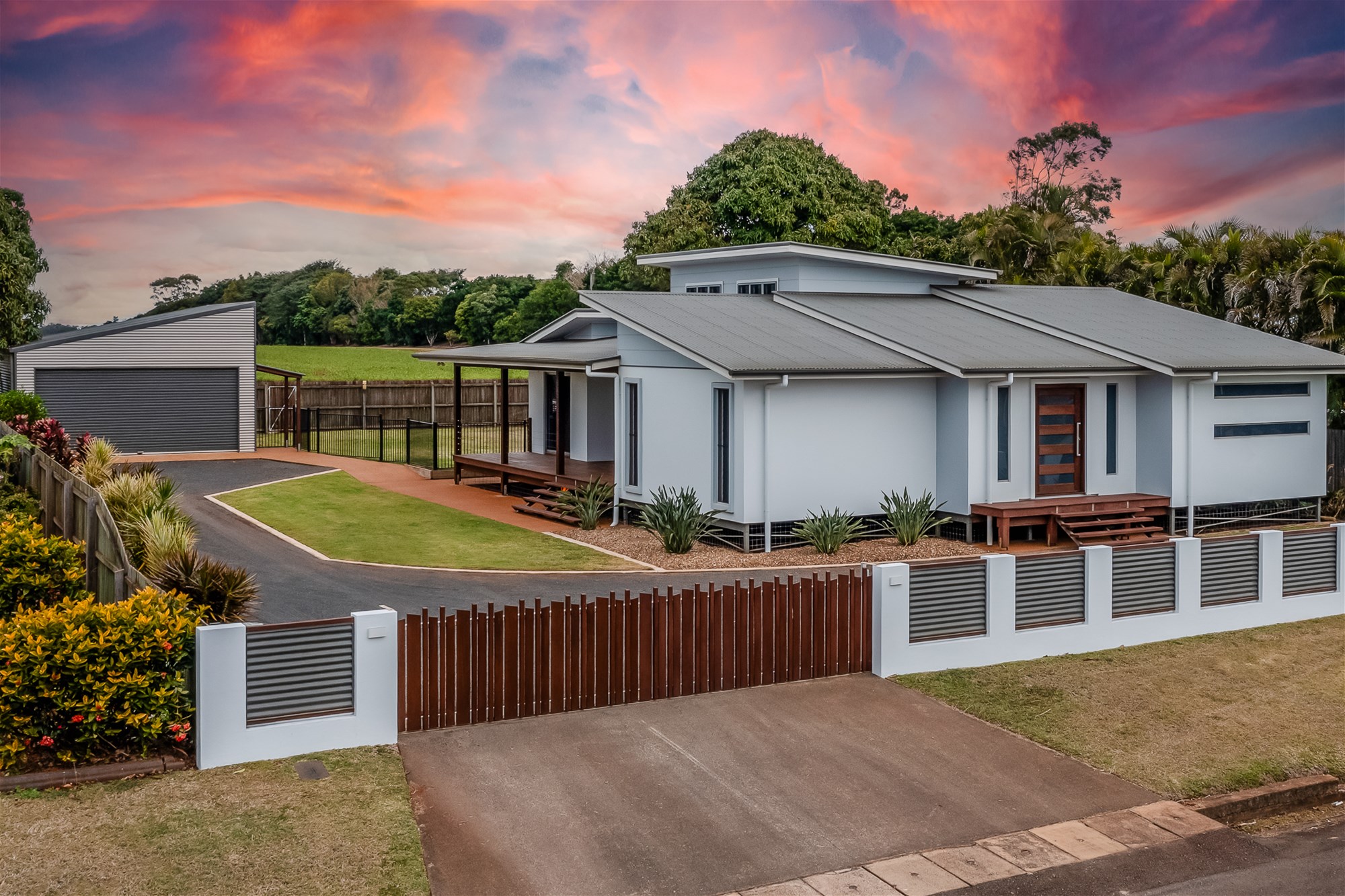 STYLISH FAMILY HOME IN PRIME LOCATION