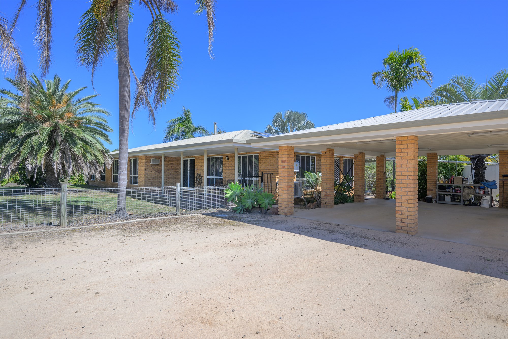 STUNNING LIFESTYLE PROPERTY ON 97.5 ACRES IN A PICTURESQUE SETTING! – 5 MINS FROM CALLIOPE!