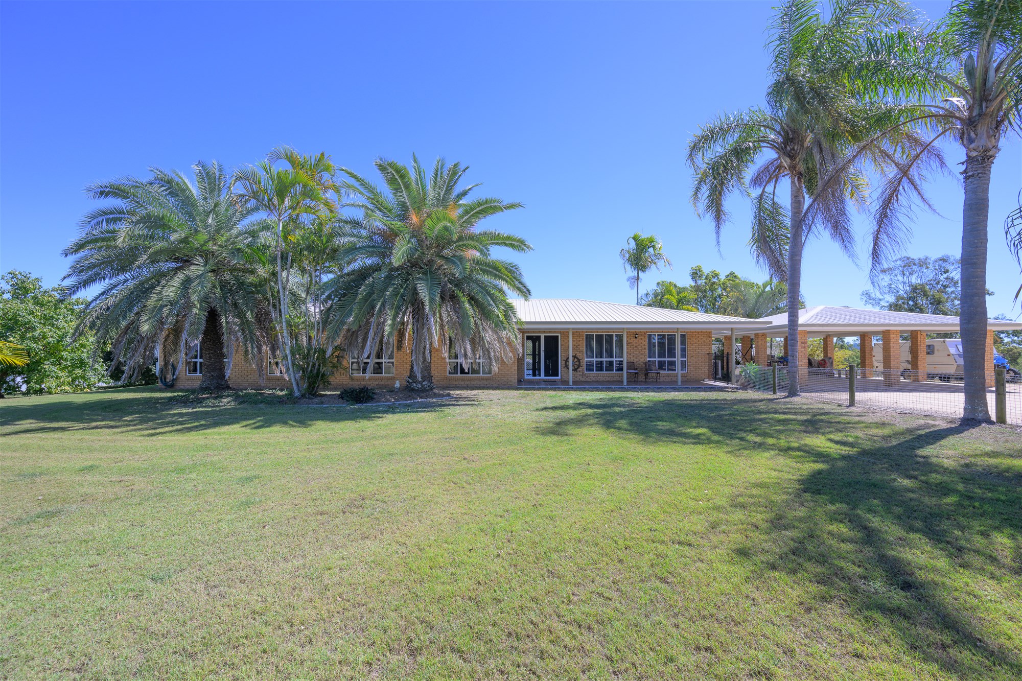 STUNNING LIFESTYLE PROPERTY ON 97.5 ACRES IN A PICTURESQUE SETTING! – 5 MINS FROM CALLIOPE!