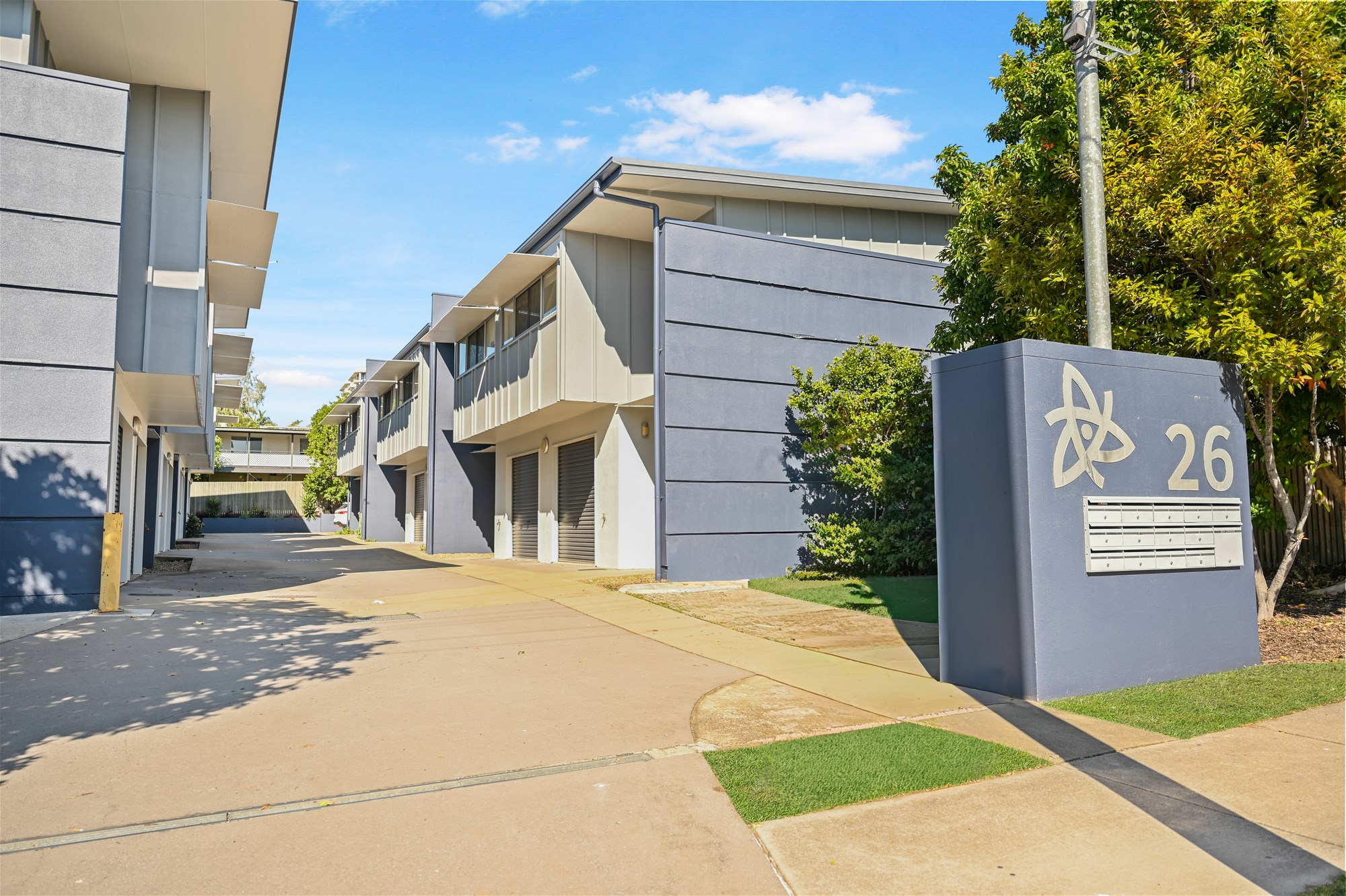 Modern Townhouse Offering Space & Convenience