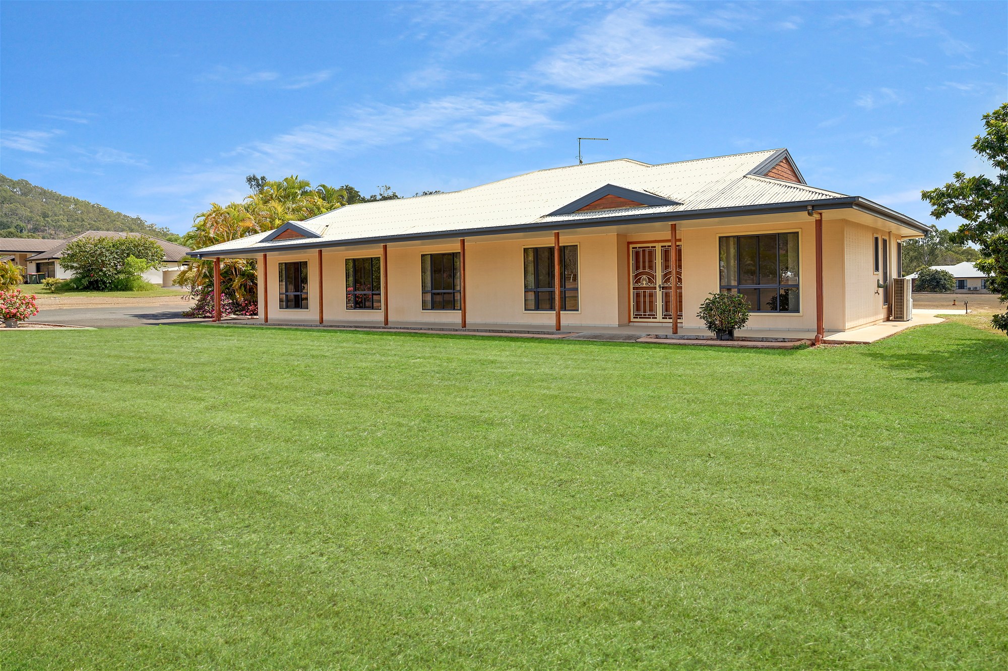 Acreage Living with Space, Privacy & Modern Comfort – MOVE IN READY!