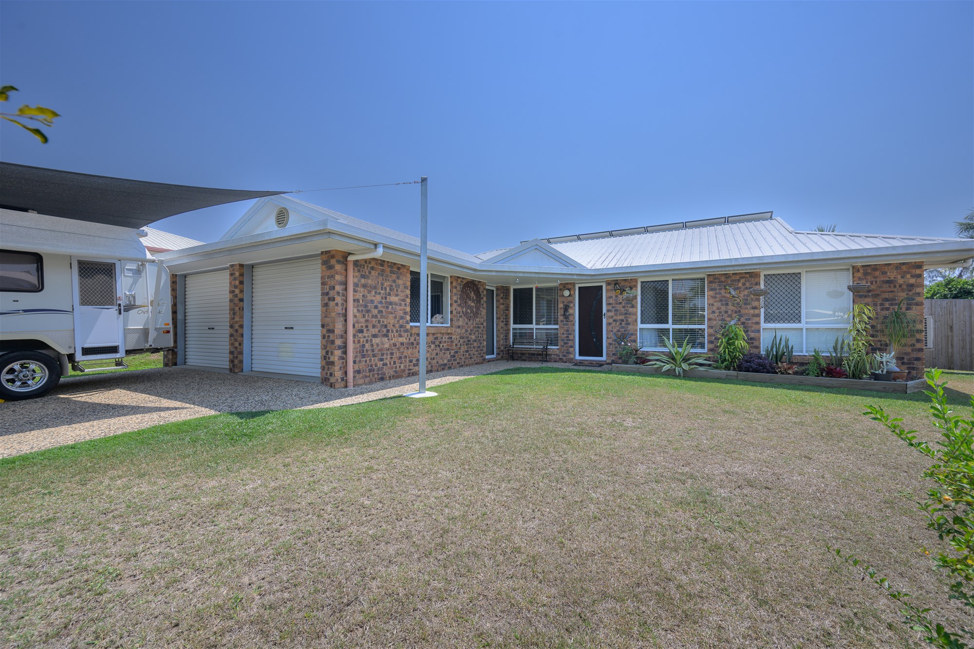 Renovated, Stylish & Ready to Go – All You Need To Do Is Move In