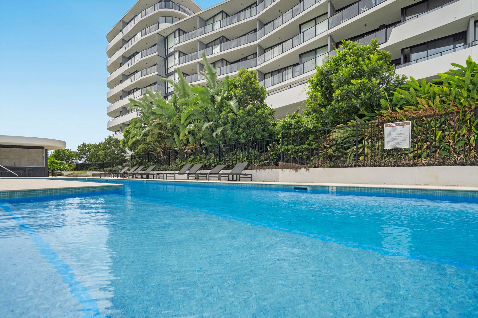 Luxurious Apartment Living in the Heart of Hope Island