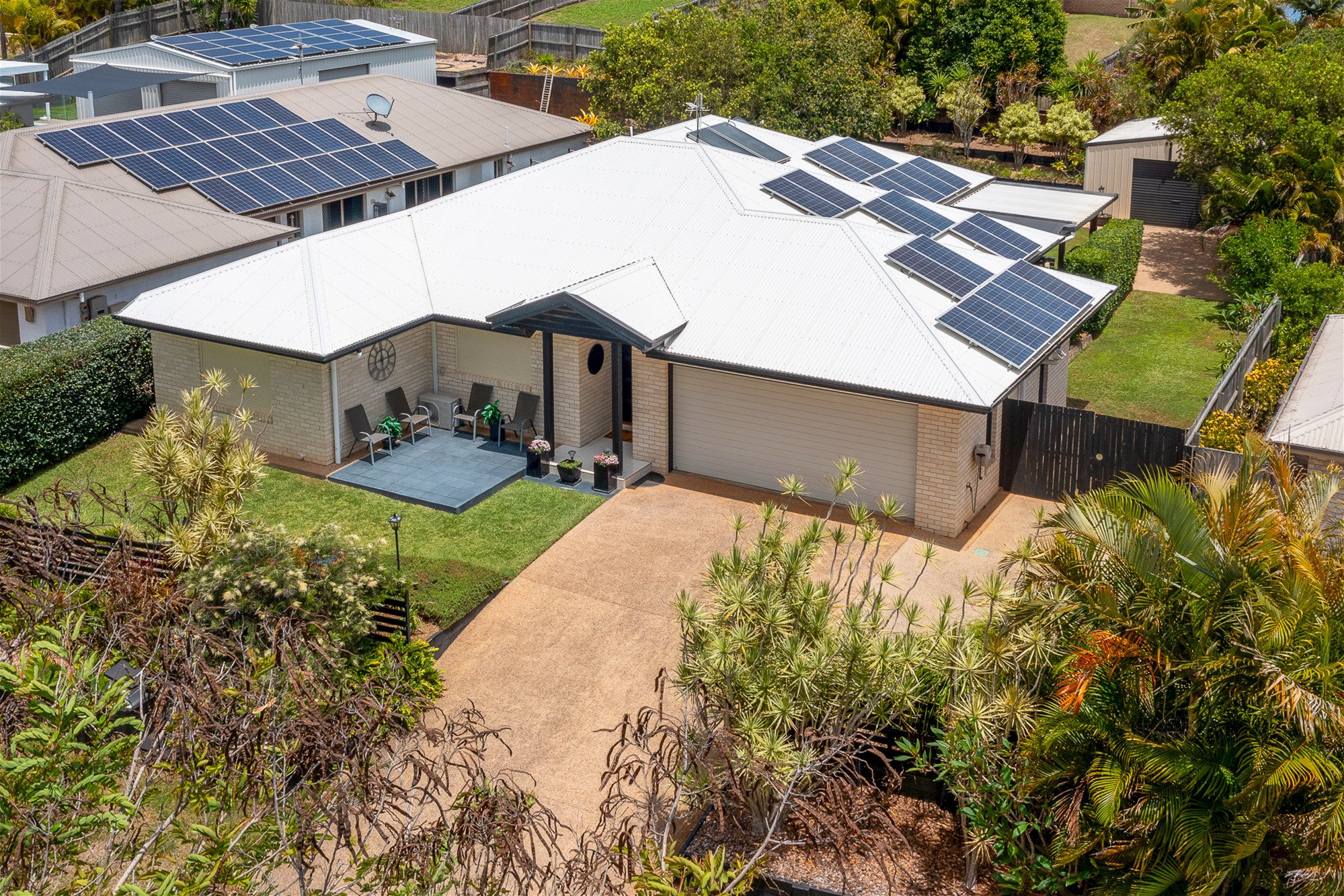 Ultimate Family Sanctuary: Space, Sophistication, and Unbeatable Convenience