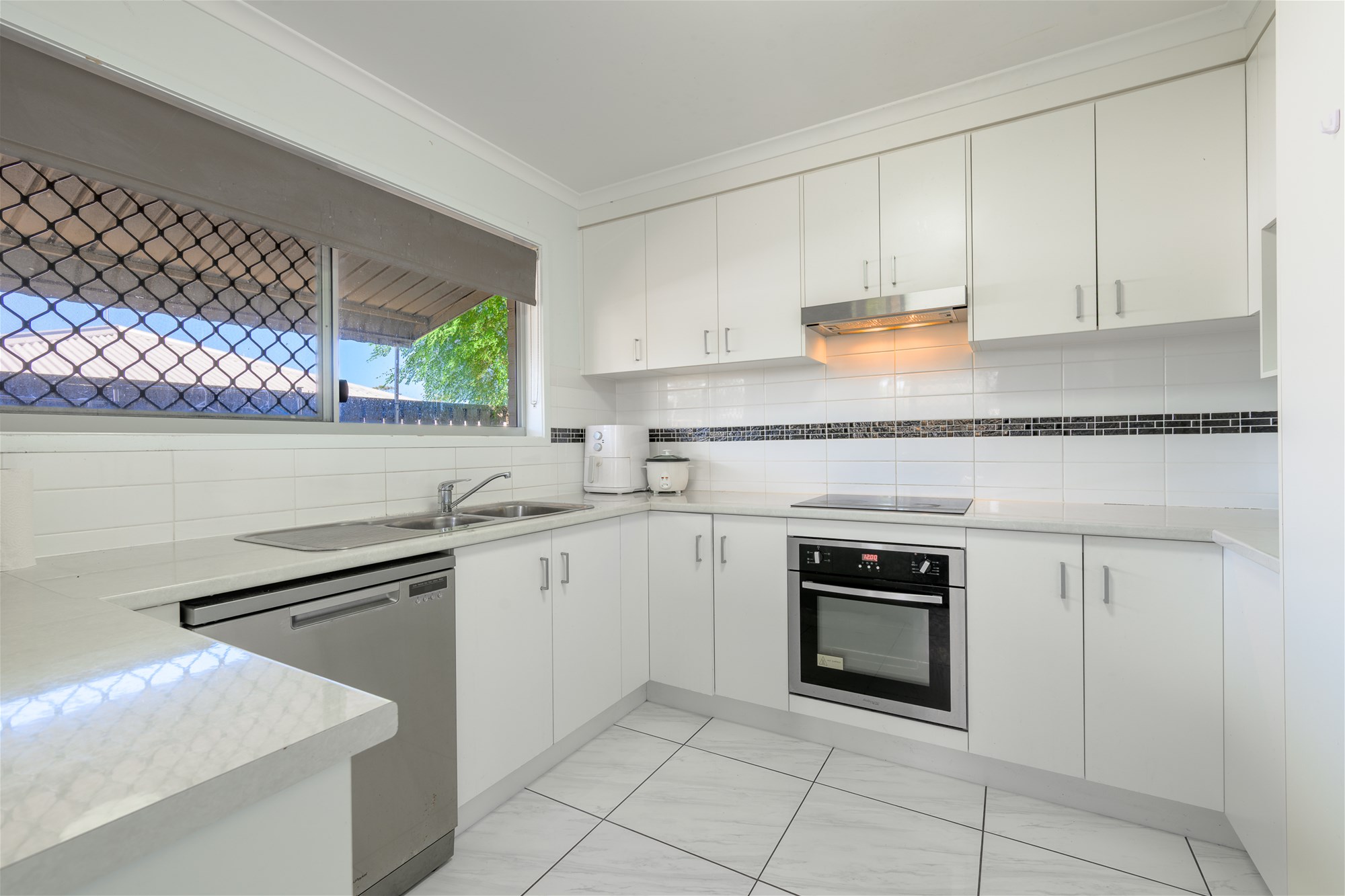 Modern Comfort, Fresh Interiors & Effortless Living