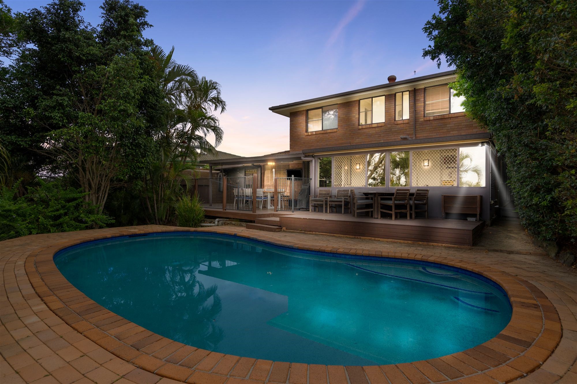 Must See Lifestyle with Potential 