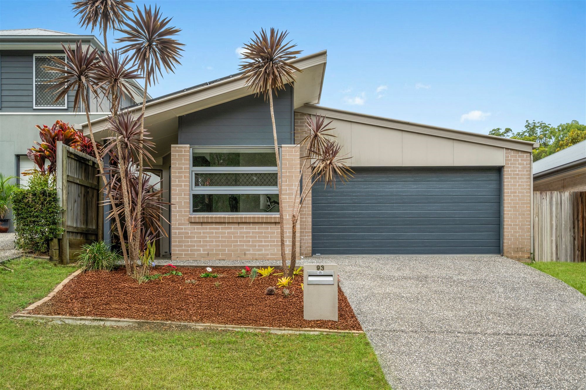 Peaceful Lifestyle in Tranquil Setting 