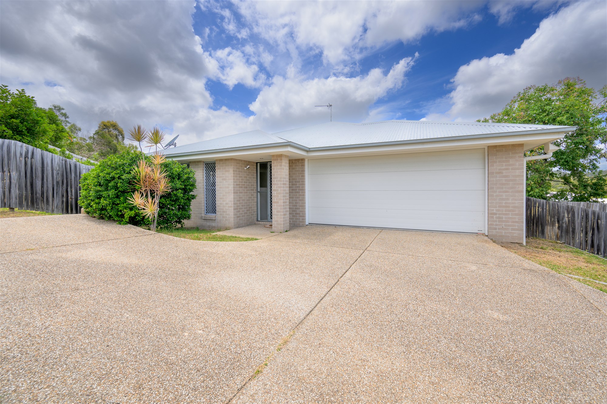 Easy Family Living in a Quiet New Auckland Cul de Sac