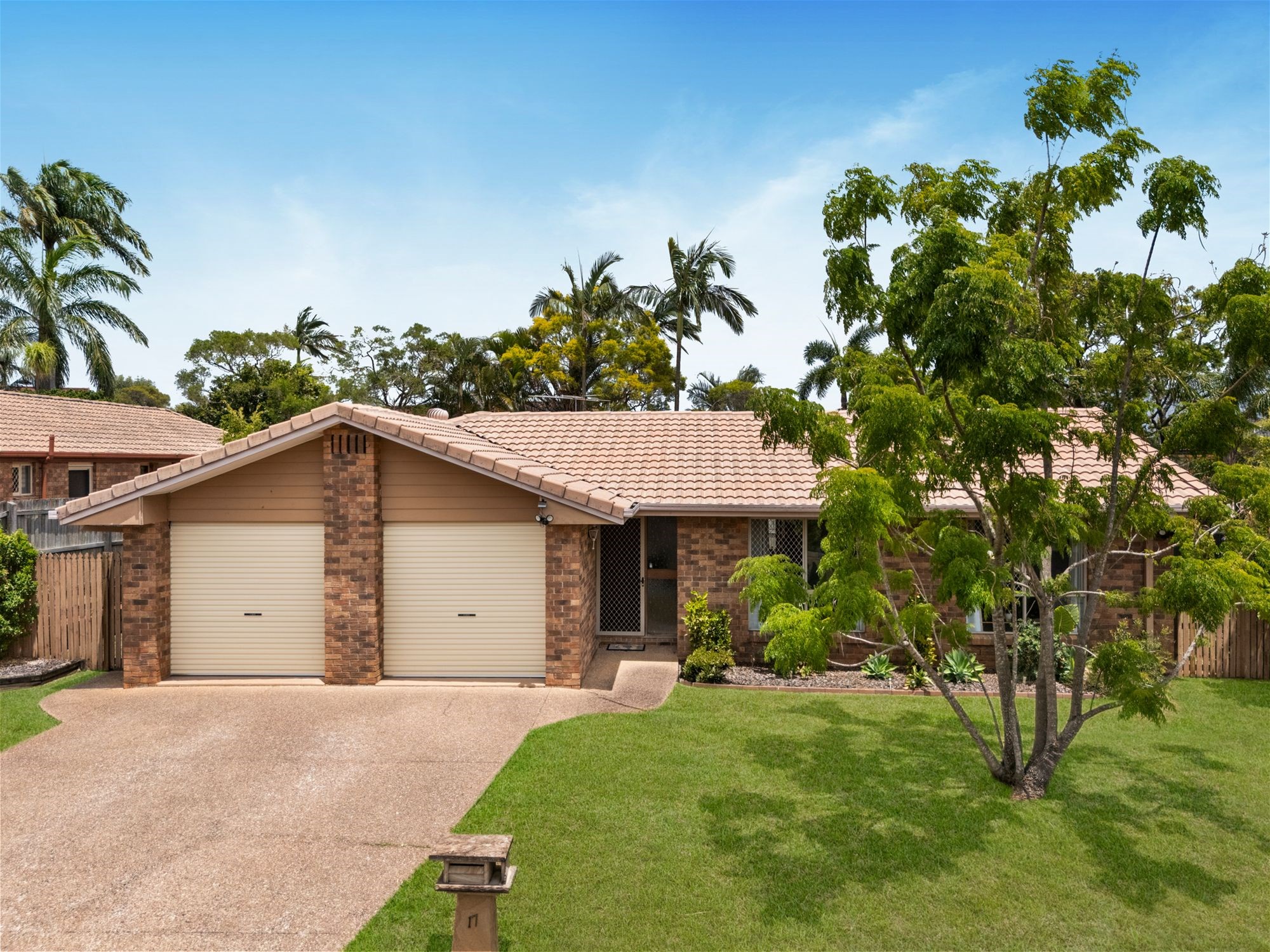 Spacious Family Home in a Quiet Cul-de-sac with Future Potential