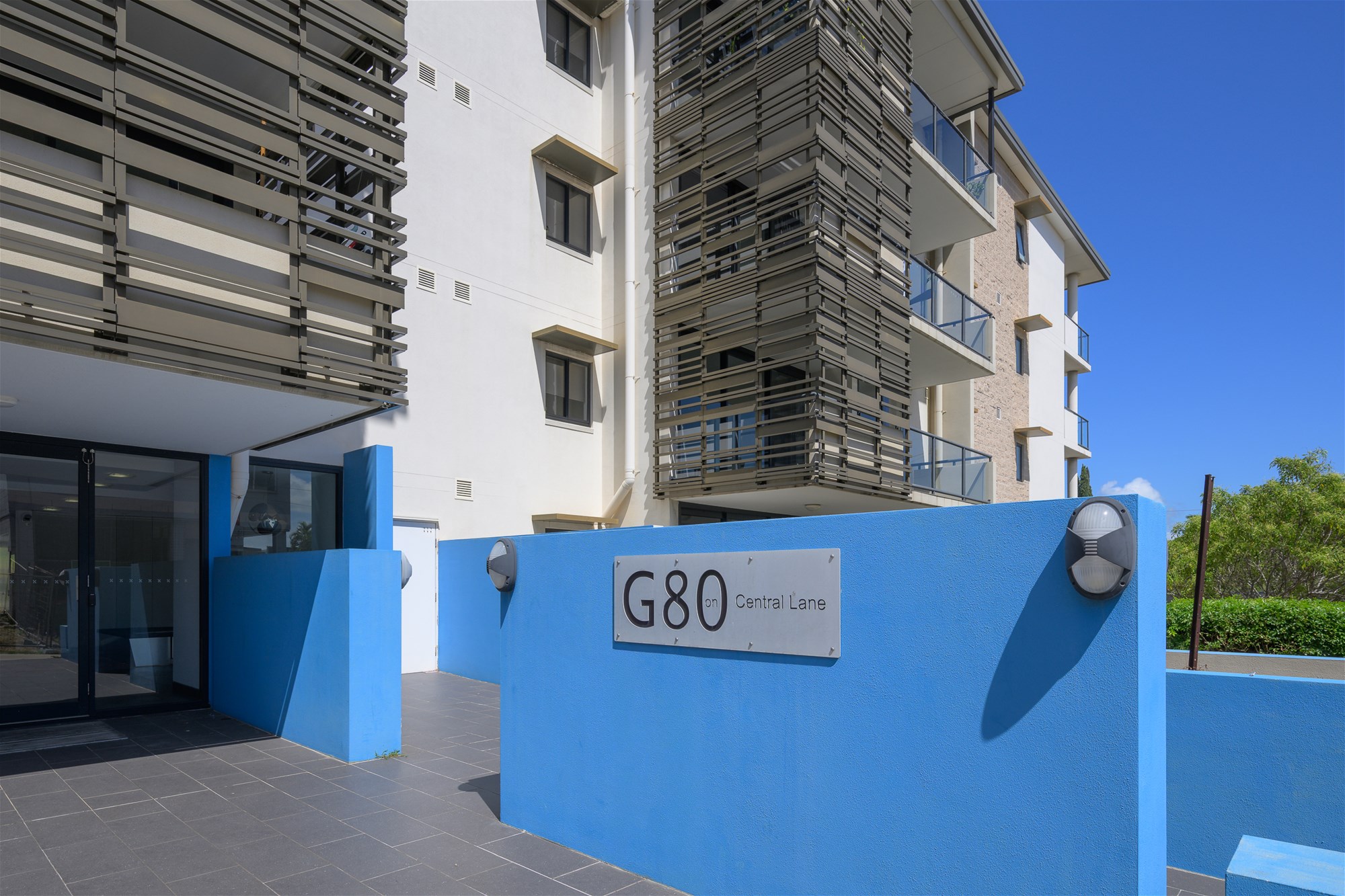 Modern CBD Apartment Offering Exceptional Indoor Outdoor Living