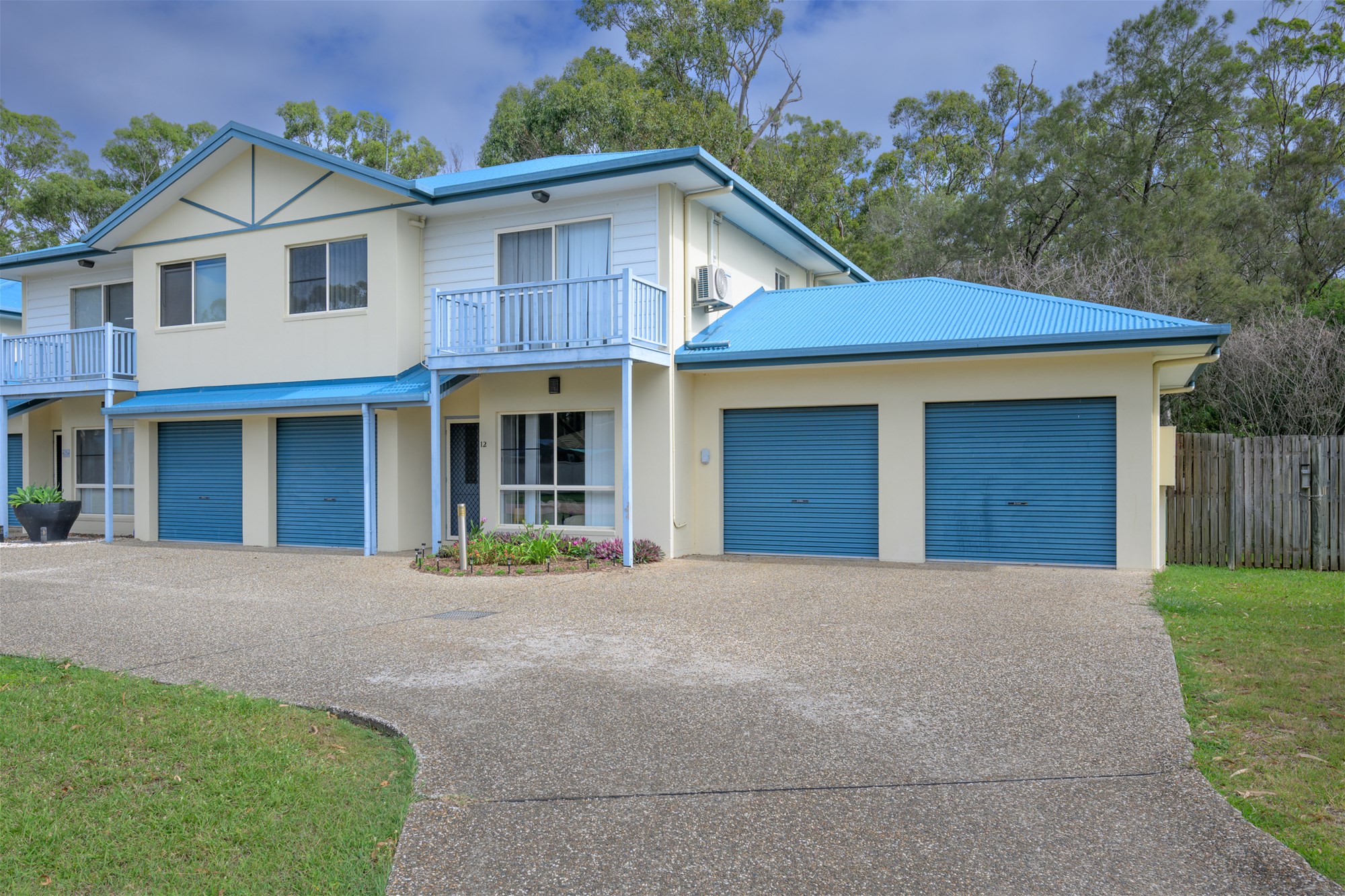 Exceptional Convenience & Spacious Dual-Level Living in Tightly Held Kin Kora