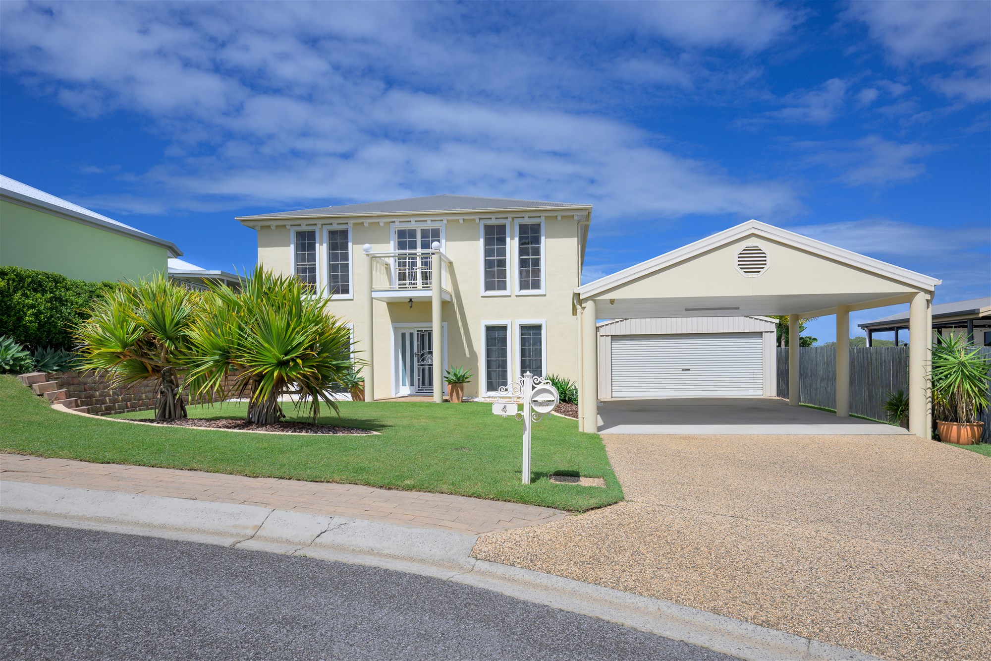 High Calibre Five Bedroom Home with Impressive Views