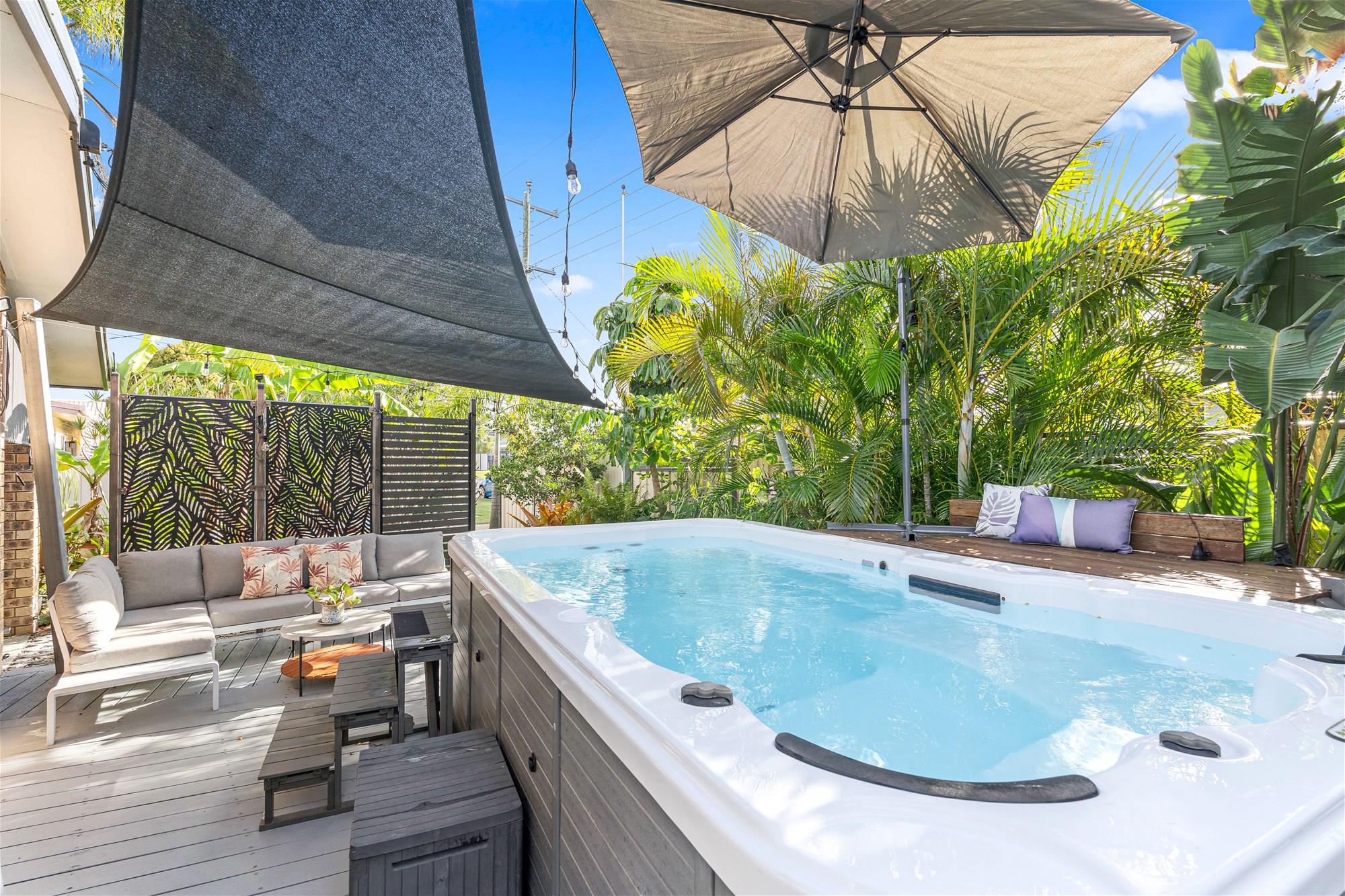Completely Renovated Coastal Stunner –Walking distance to Esplanade