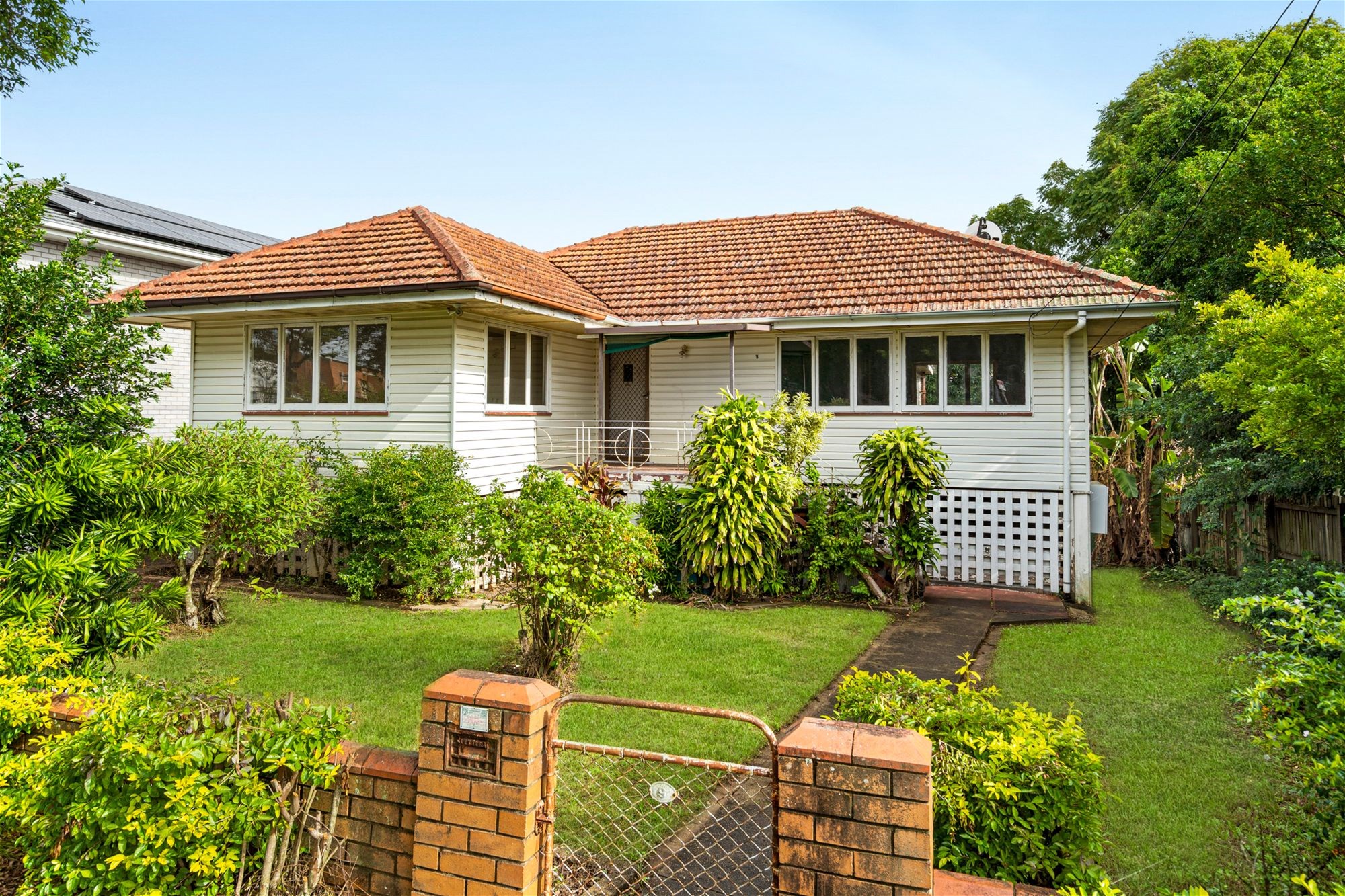 LMR3 ZONING – SELLERS ARE NOT WAITING Around – MUST BE SOLD AT AUCTION OR PRIOR!