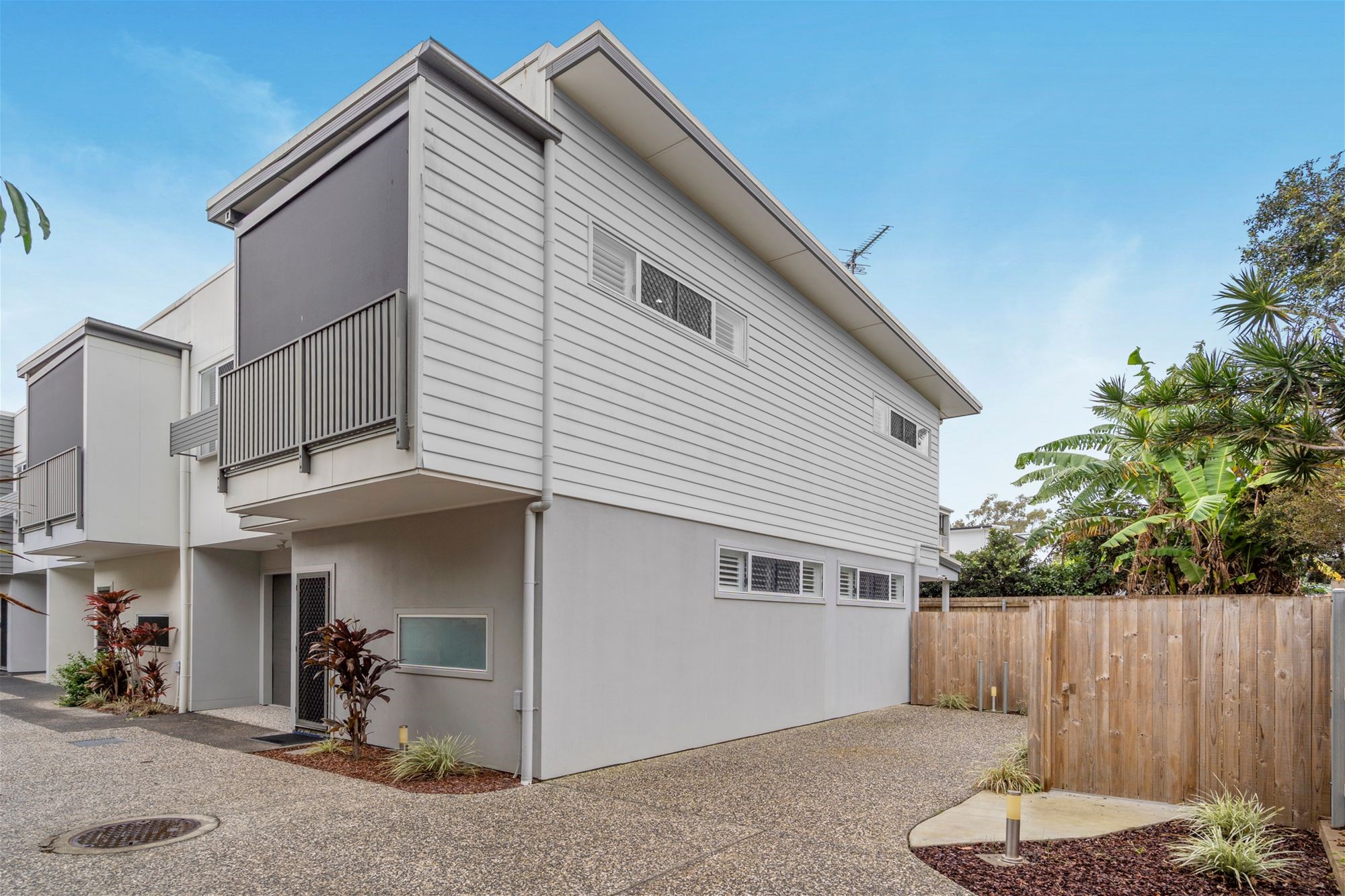 Move In Ready – Trendy Townhouse